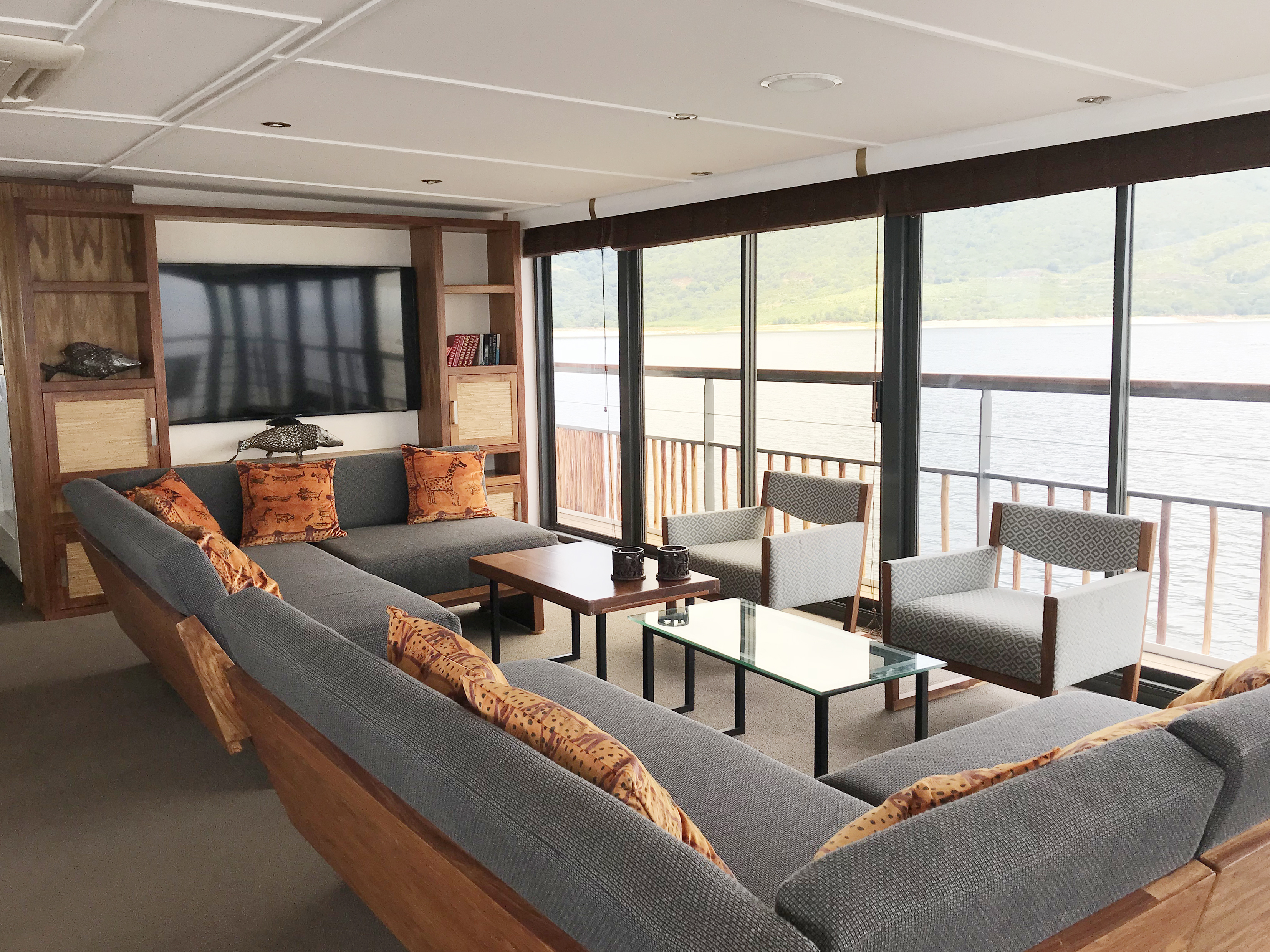 CroisiEurope MS African Dream Lounge Bar 3.jpg